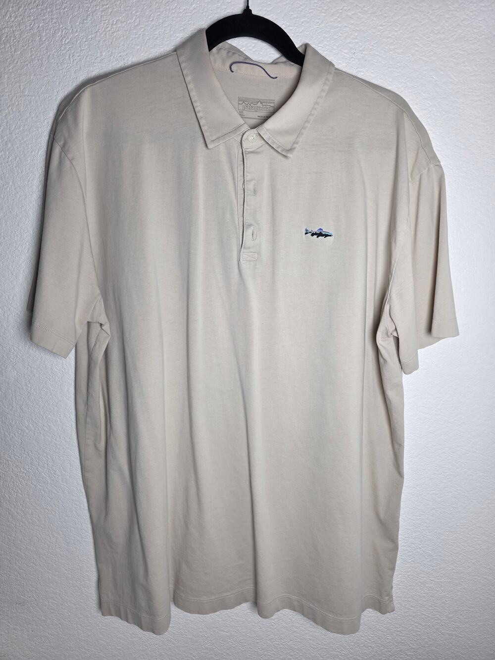 Patagonia Mens XL Fitz Roy Trout PolonTan Beige 100% Organic Cotton Short Sleeve